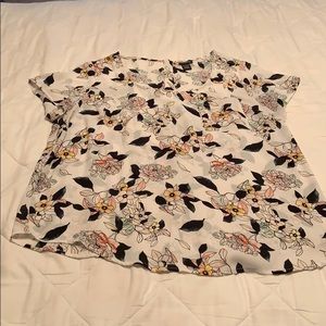 🖤 Torrid size 2 floral blouse
